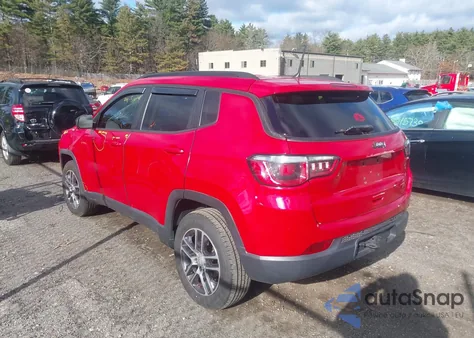 2018 Jeep Compass Latitude 4X4 z USA, uszkodzony, nr VIN 3C4NJDBB6JT112914